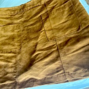 A very cute chic short skirt